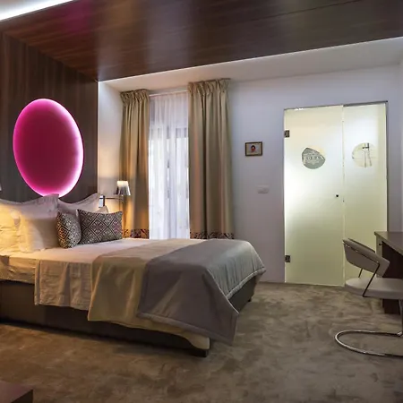 بوبان لوكجري سويتس 4*