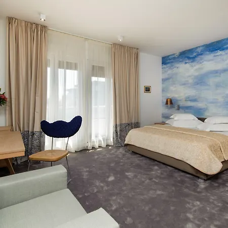 Boban Luxury Готель типу 