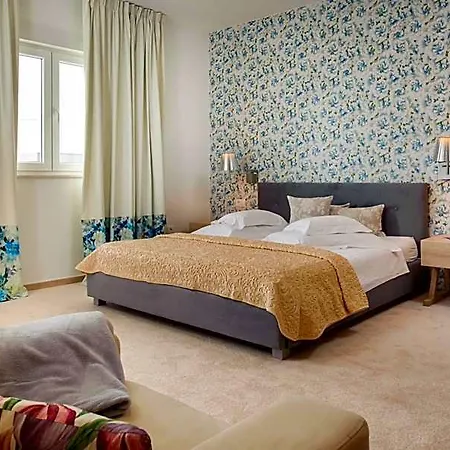 Boban Luxury 4*