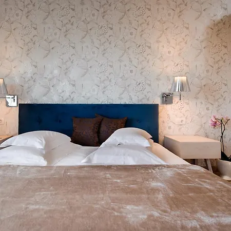 Boban Luxury Готель типу 