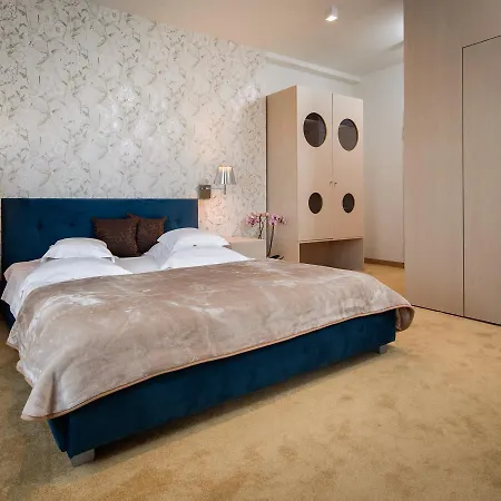 Boban Luxury Готель типу 